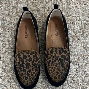 BareTraps Women's Leopard Flats - Black and Brown size 6